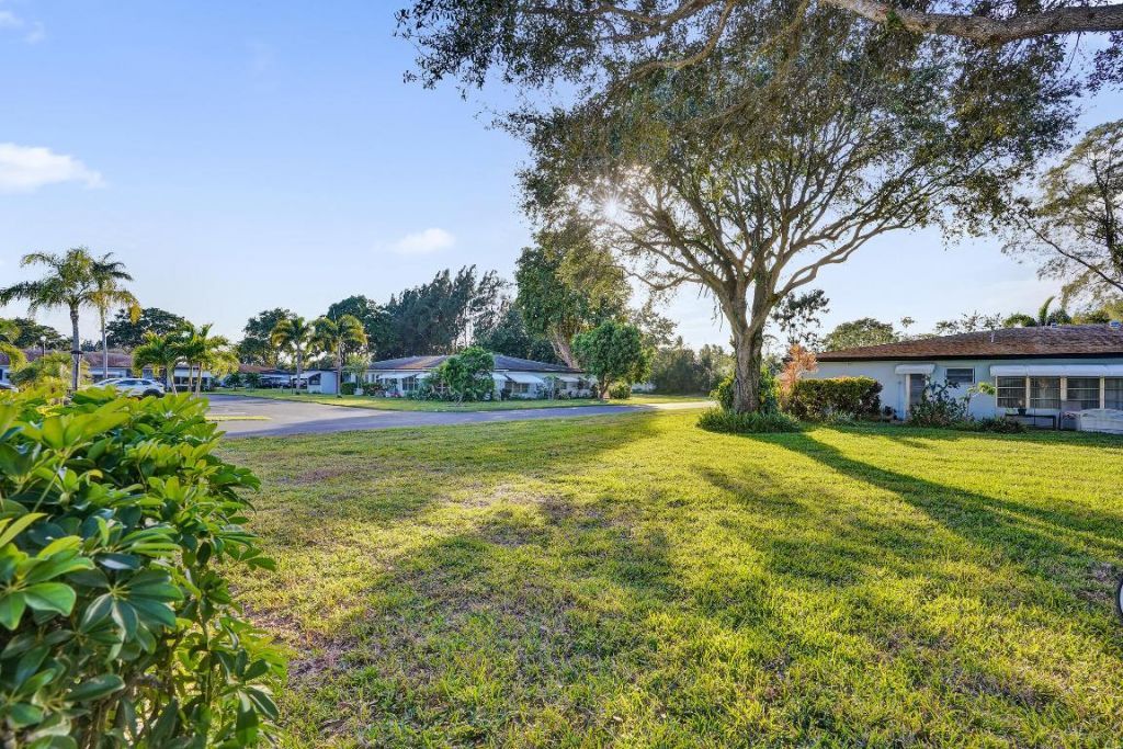 515 High Point Drive, Unit A, Delray Beach, FL 33445 Photo