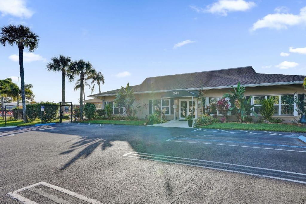 515 High Point Drive, Unit A, Delray Beach, FL 33445 Photo