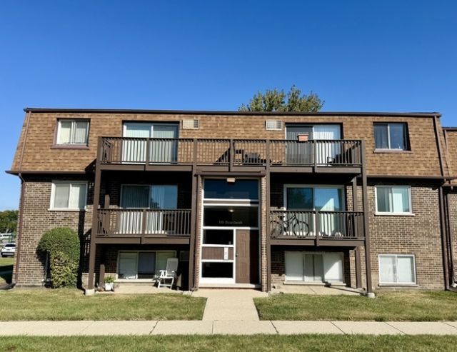 119 Boardwalk Street, Unit 1W, Elk Grove Village, IL 60007 Main Photo