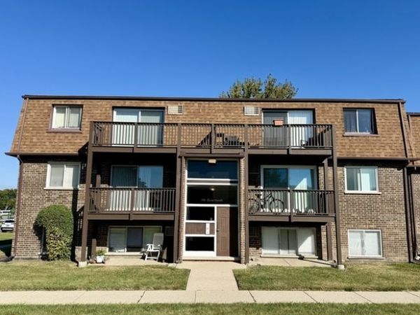 119 Boardwalk Street, Unit 1W, Elk Grove Village, IL 60007