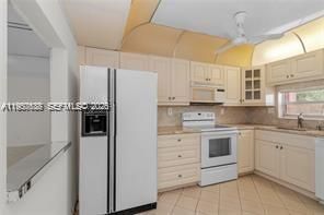 9220 S Hollybrook Lake Dr, Unit 208, Pembroke Pines, FL 33025 Photo