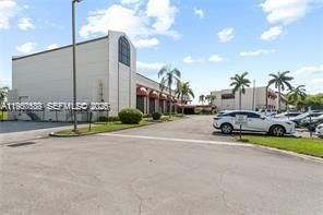 9220 S Hollybrook Lake Dr, Unit 208, Pembroke Pines, FL 33025 Photo