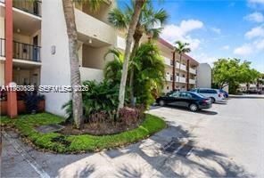 9220 S Hollybrook Lake Dr, Unit 208, Pembroke Pines, FL 33025 Photo
