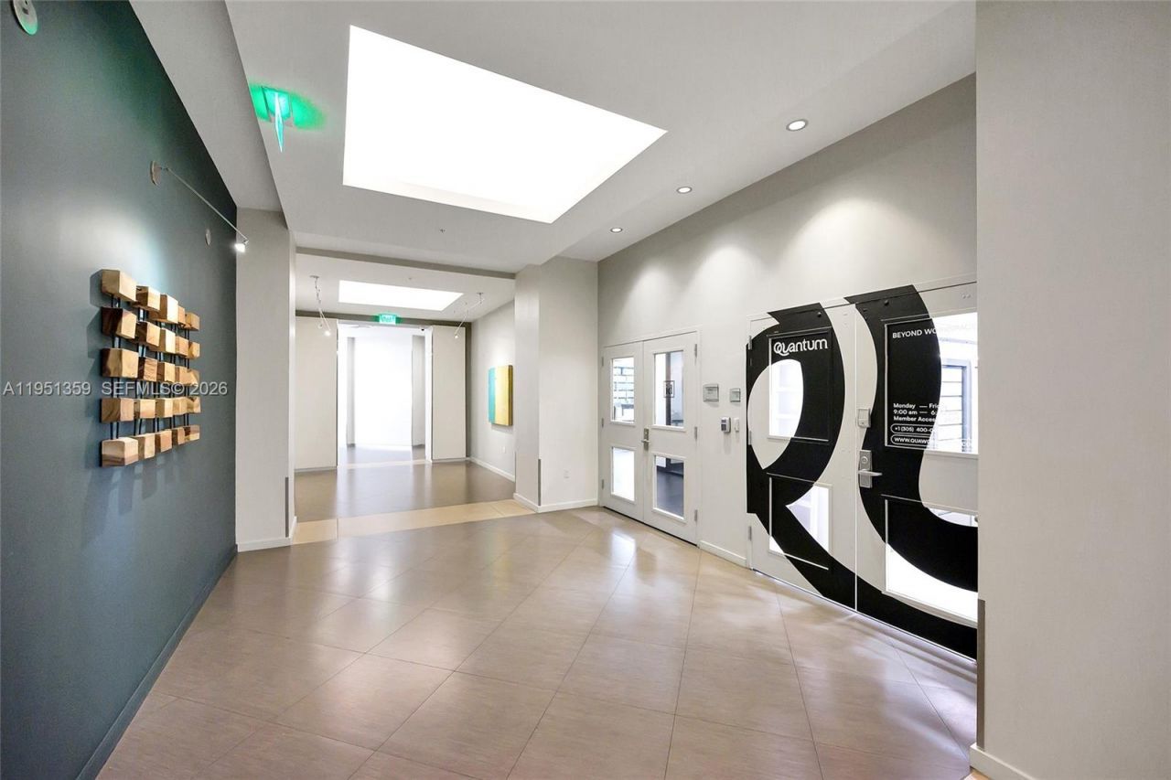 1900 N Bayshore Dr, Miami, FL 33132 Photo