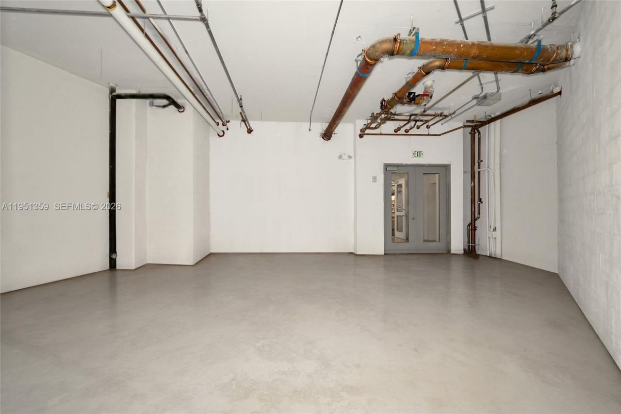 1900 N Bayshore Dr, Miami, FL 33132 Photo