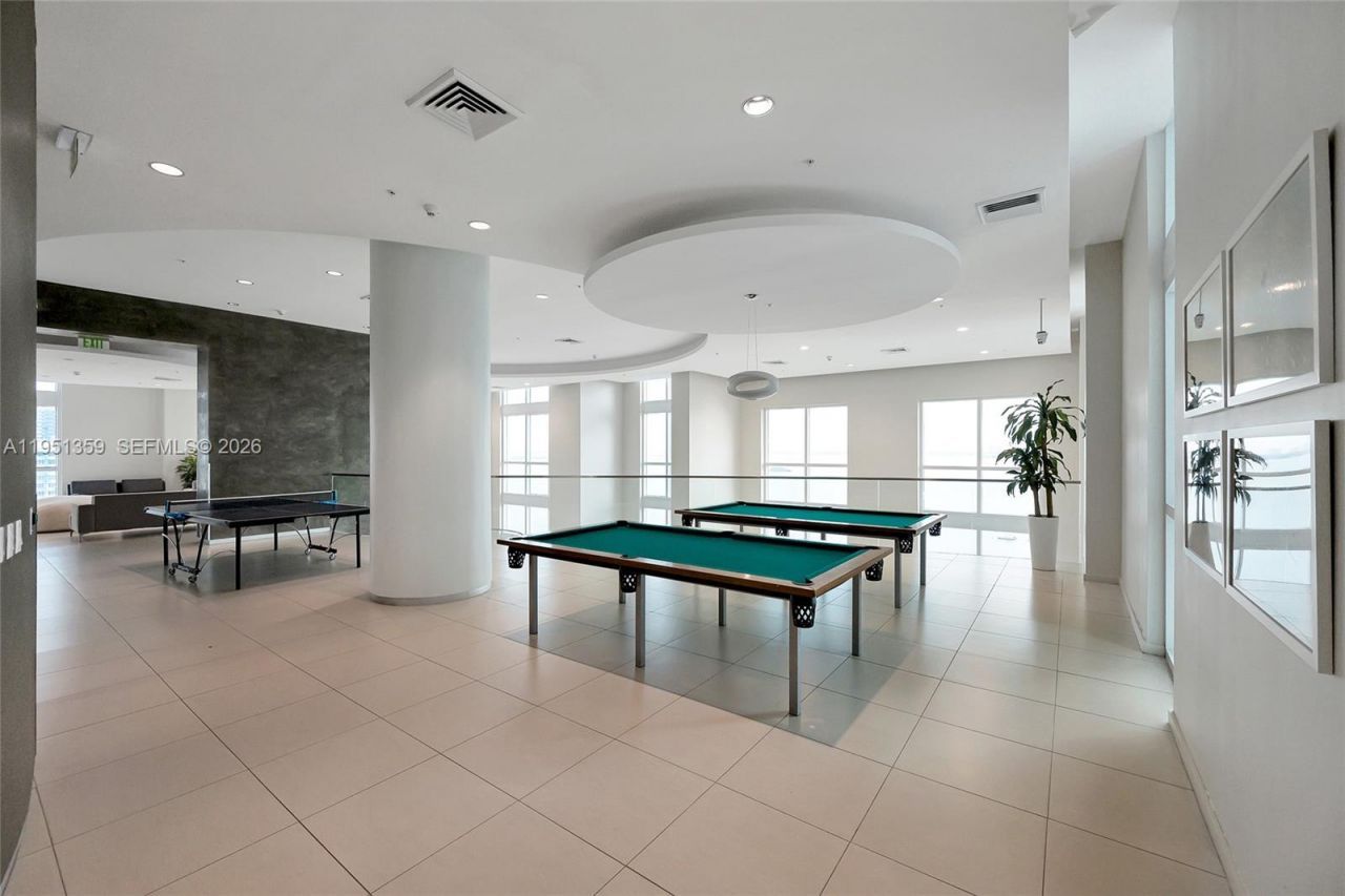 1900 N Bayshore Dr, Miami, FL 33132 Photo