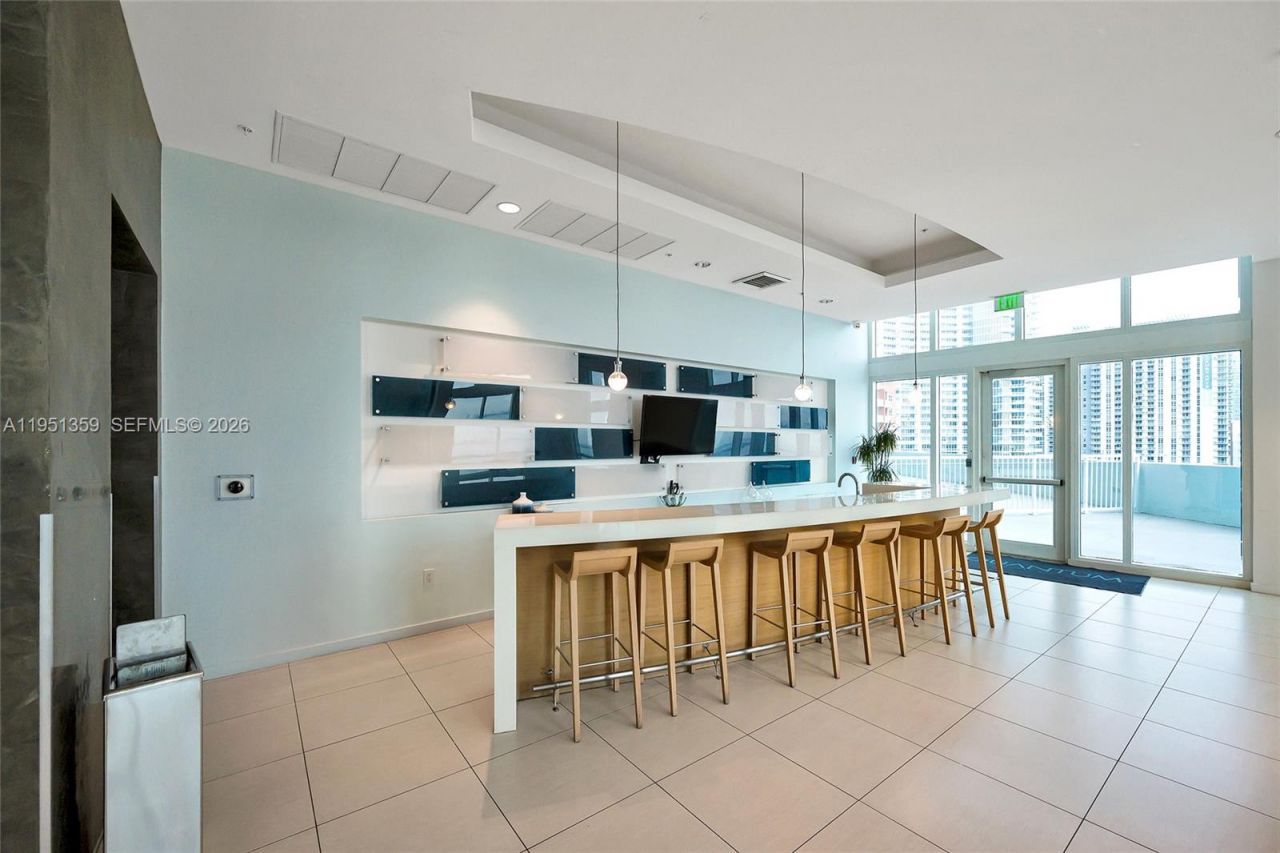 1900 N Bayshore Dr, Miami, FL 33132 Photo