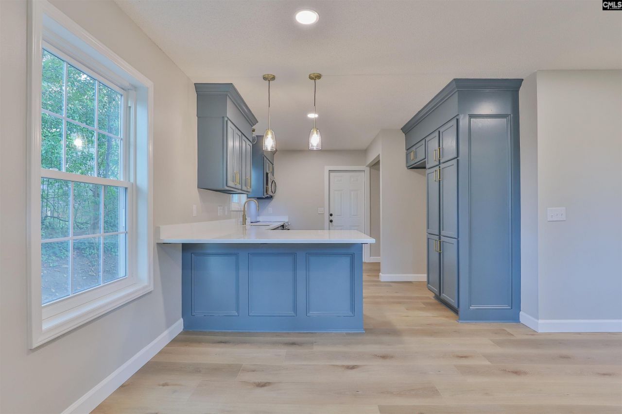 91 Riverview Court  Photo 11