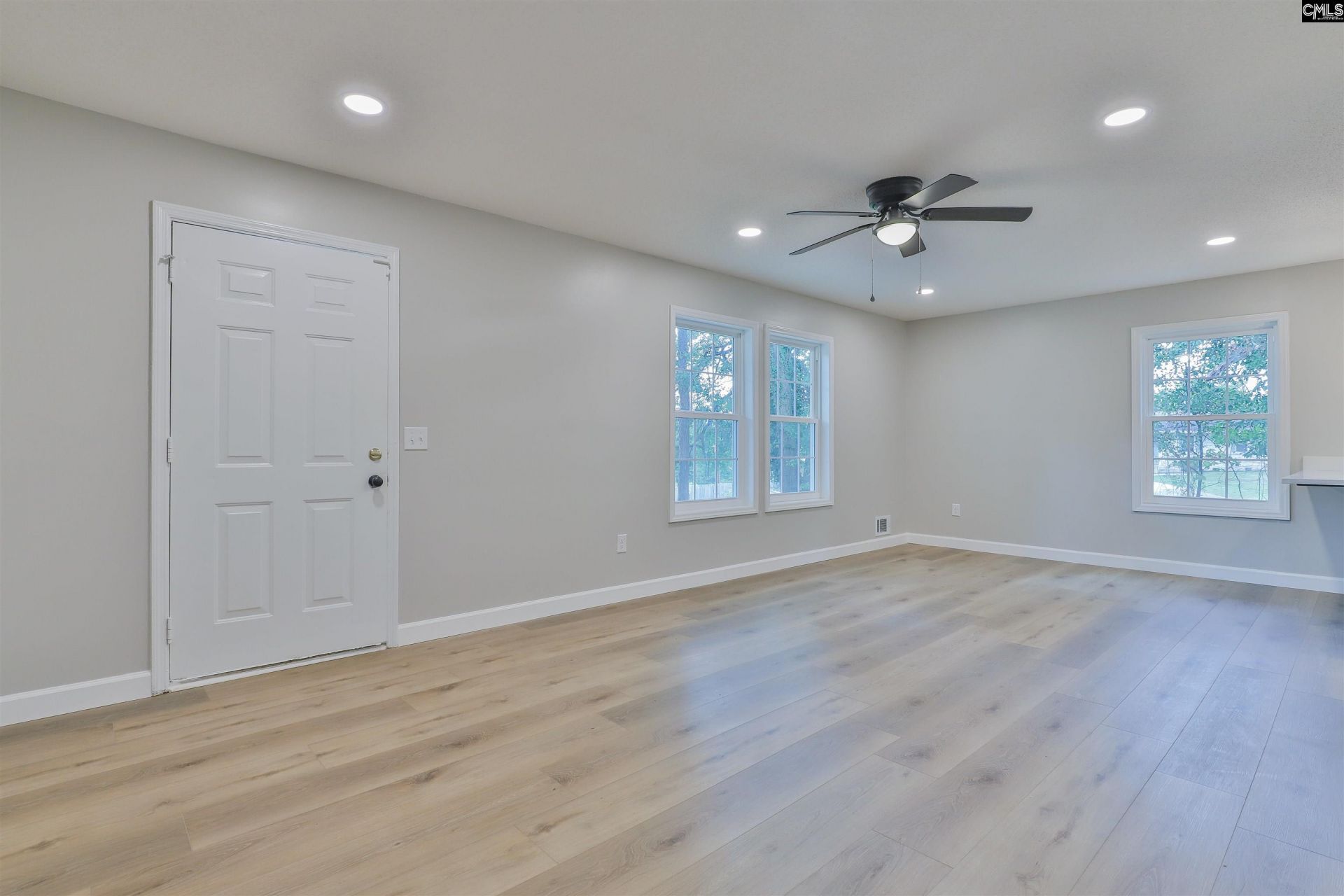 91 Riverview Court Photo 5