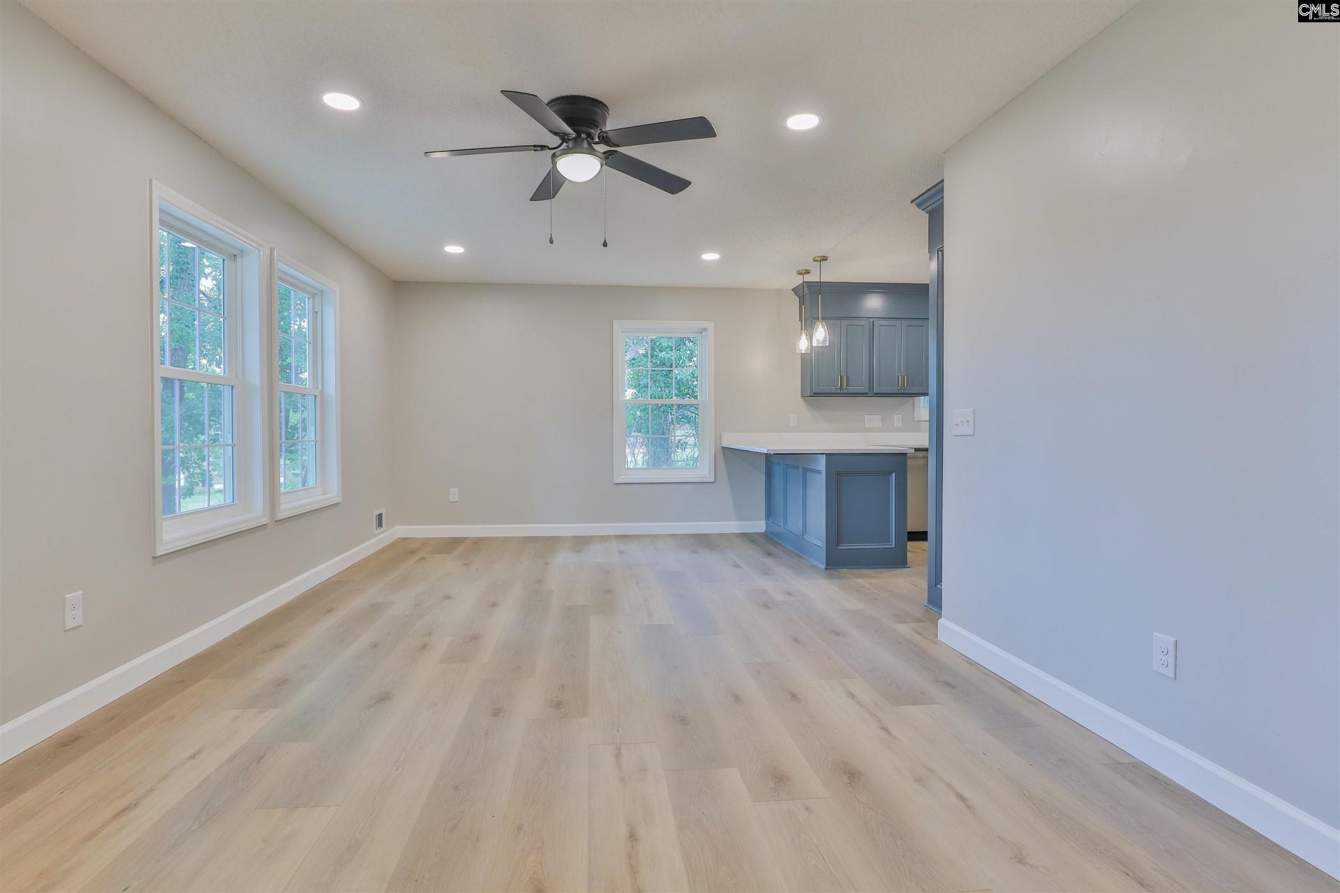 91 Riverview Court Photo 6