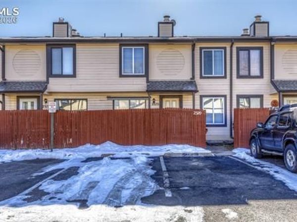 2370 Lexington Village Lane, Colorado Springs, CO 80916