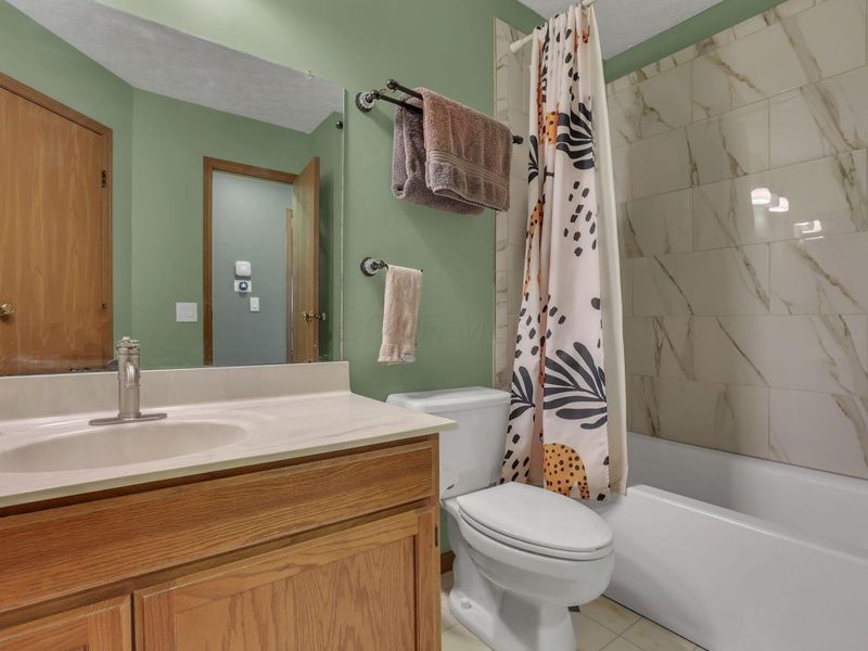 3563 Frenchpark Drive, Columbus, OH 43231 Photo 12