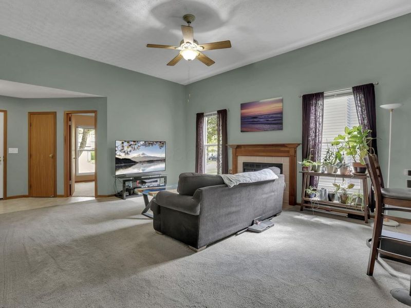 3563 Frenchpark Drive, Columbus, OH 43231 Photo 6