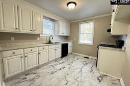 338 Bowling Avenue  photo 4