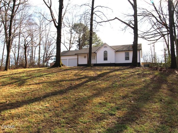 112 Bradley Drive, Lexington, TN 38351