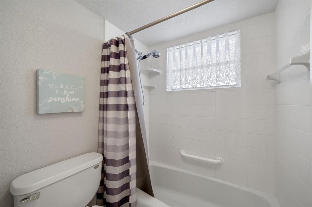 3990 NW 42nd Avenue, Unit 305, Lauderdale Lakes, FL 33319 Photo