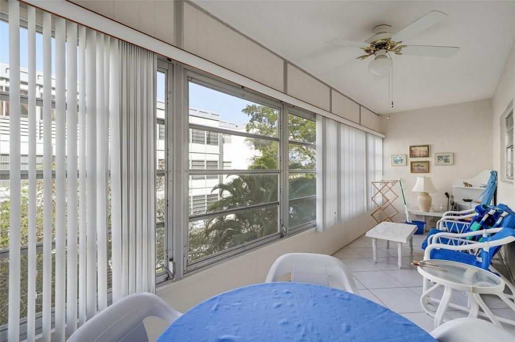 3990 NW 42nd Avenue, Unit 305, Lauderdale Lakes, FL 33319 Photo