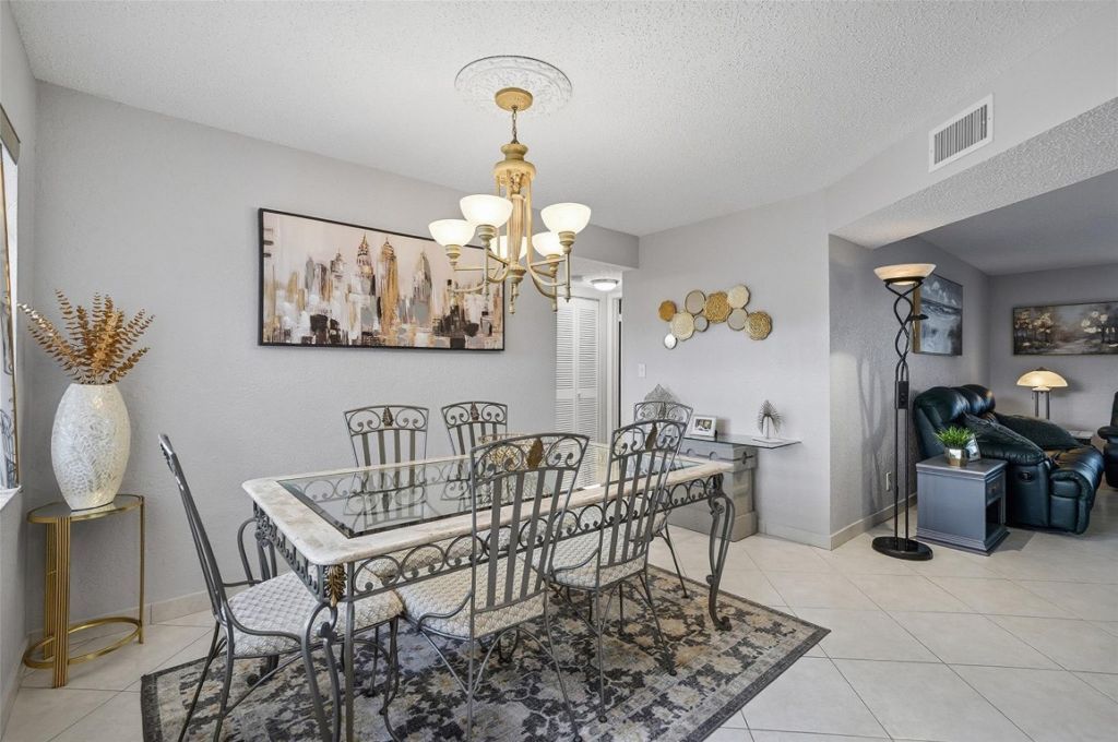 3990 NW 42nd Avenue, Unit 305, Lauderdale Lakes, FL 33319 Photo