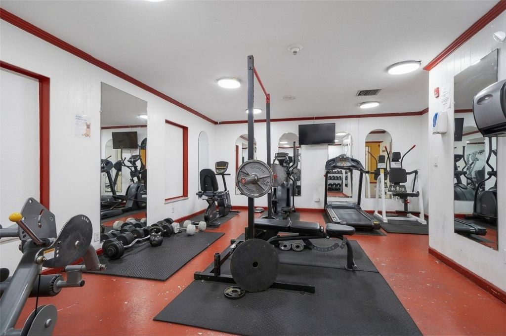 3990 NW 42nd Avenue, Unit 305, Lauderdale Lakes, FL 33319 Photo