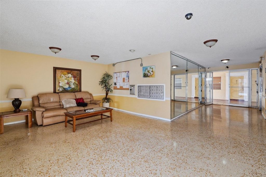 3990 NW 42nd Avenue, Unit 305, Lauderdale Lakes, FL 33319 Photo