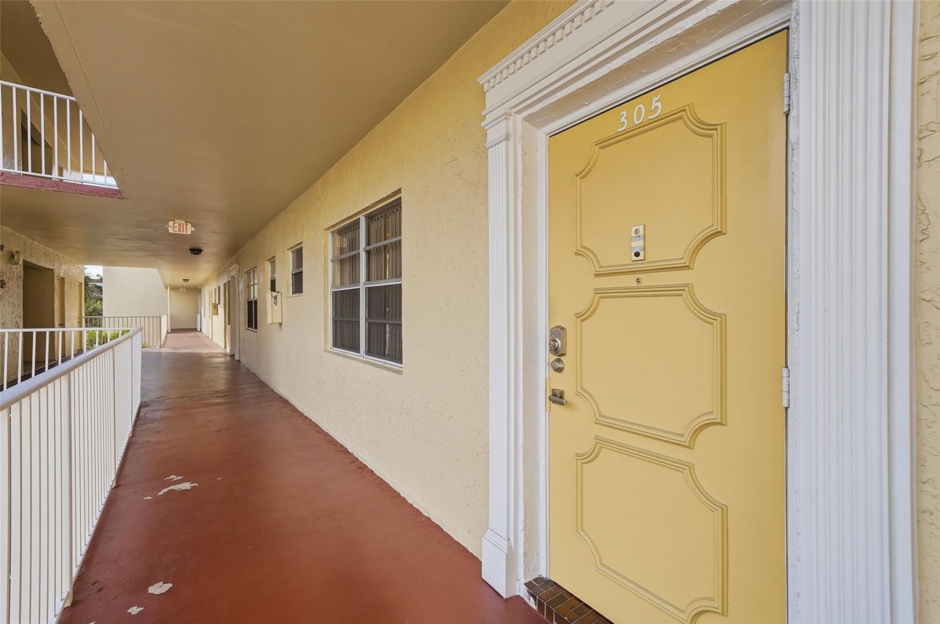 3990 NW 42nd Avenue, Unit 305, Lauderdale Lakes, FL 33319 Photo