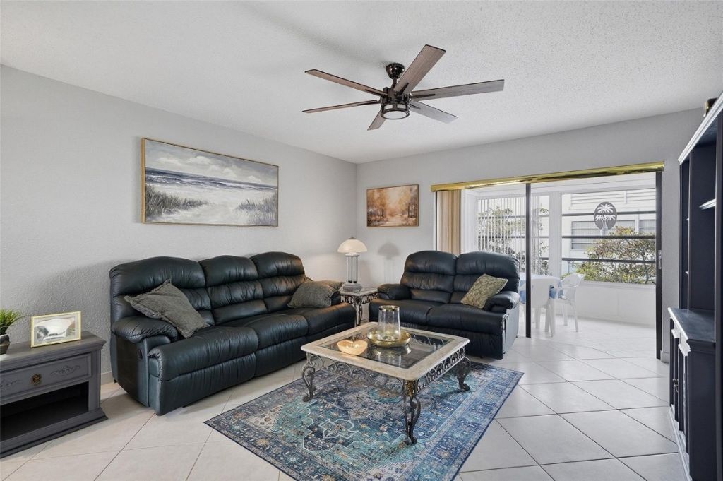 3990 NW 42nd Avenue, Unit 305, Lauderdale Lakes, FL 33319 Photo