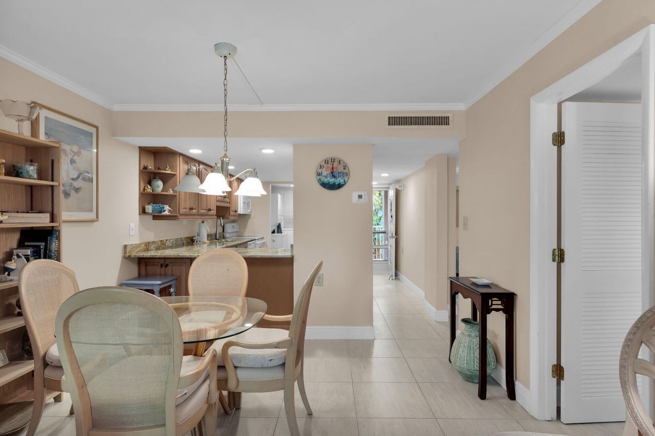 201 E Ocean Drive, Unit 1-211, Key Colony, FL 33051 Photo