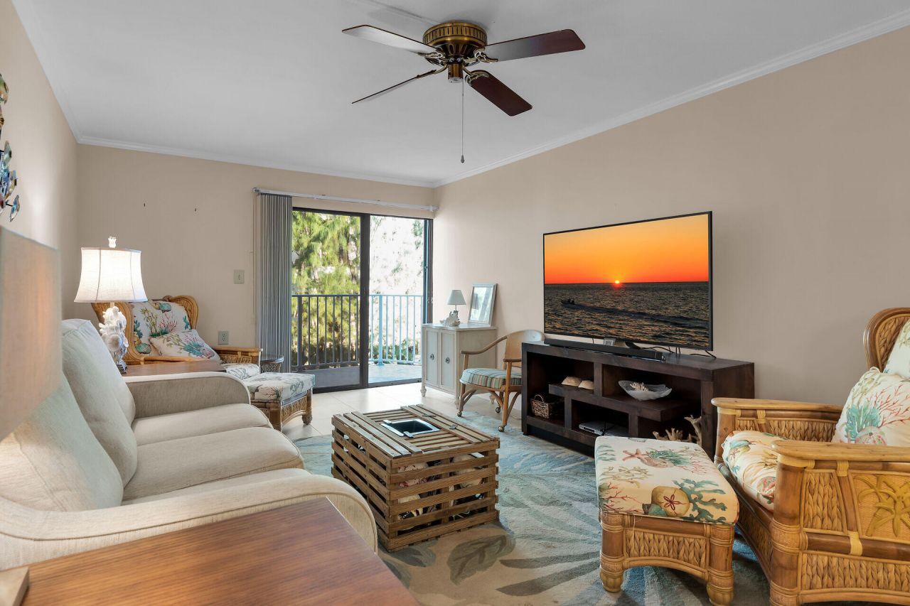 201 E Ocean Drive, Unit 1-211, Key Colony, FL 33051 Photo