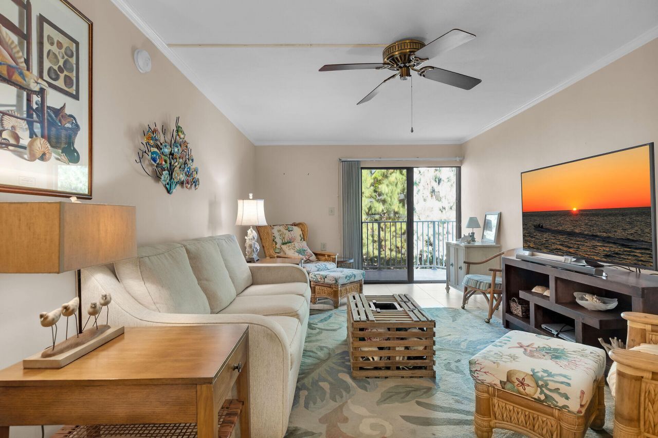 201 E Ocean Drive, Unit 1-211, Key Colony, FL 33051 Photo