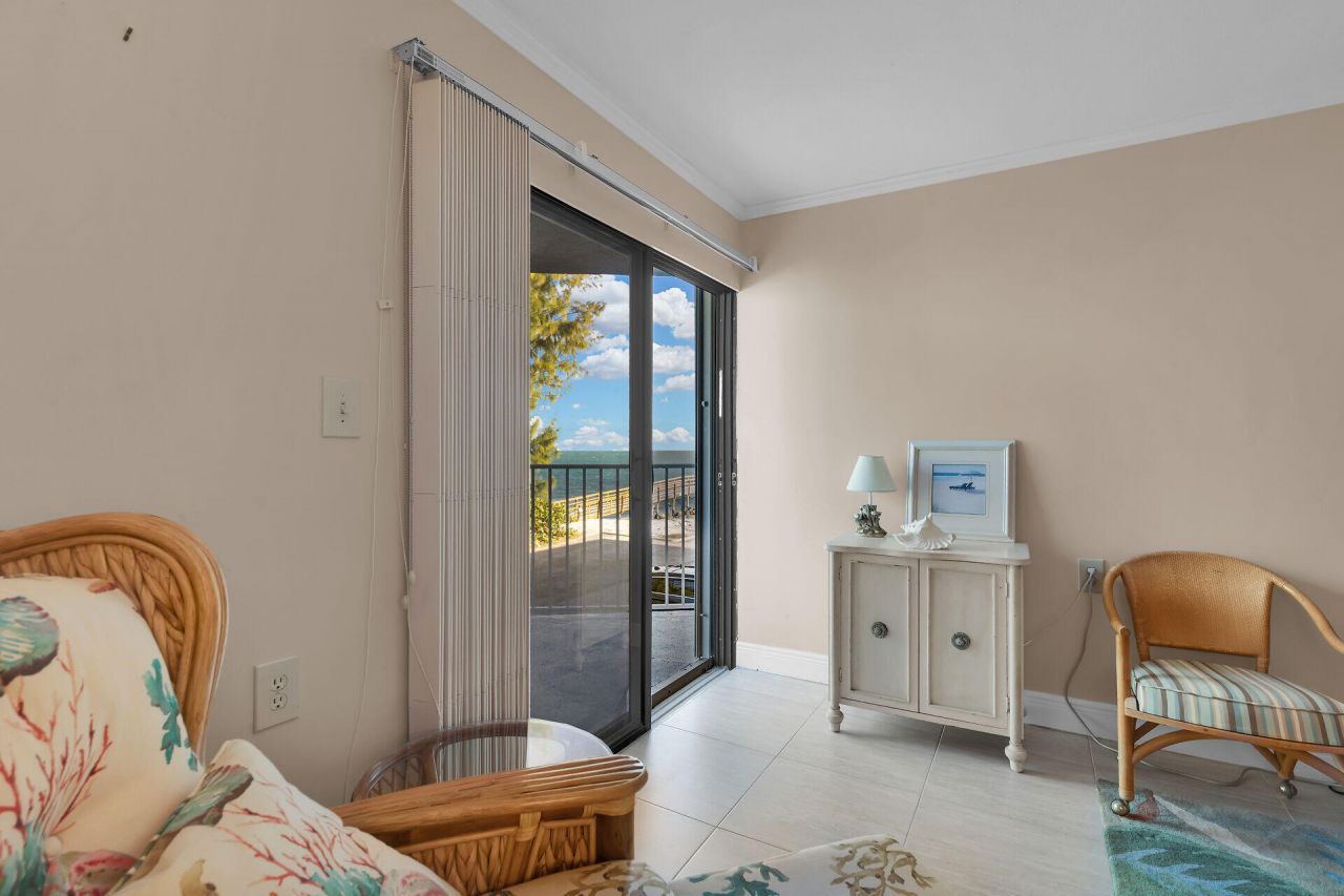 201 E Ocean Drive, Unit 1-211, Key Colony, FL 33051 Photo