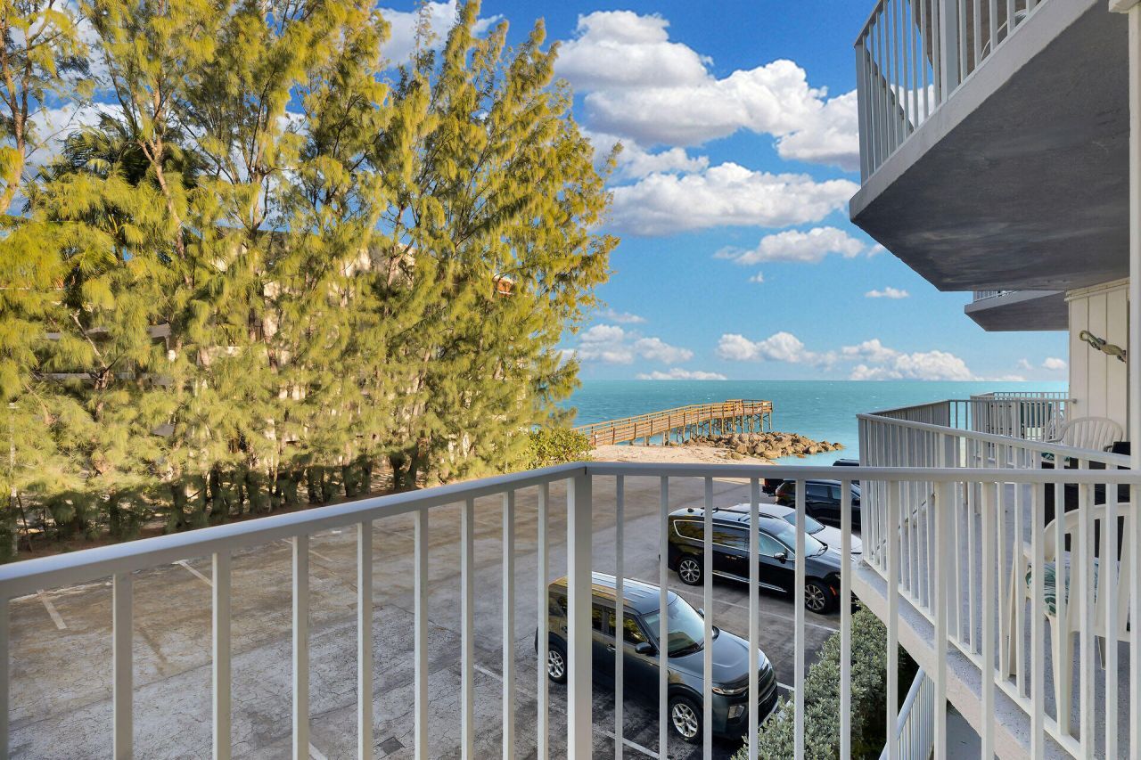 201 E Ocean Drive, Unit 1-211, Key Colony, FL 33051 Photo