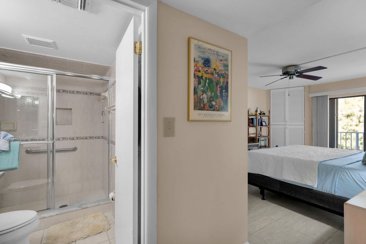 201 E Ocean Drive, Unit 1-211, Key Colony, FL 33051 Photo