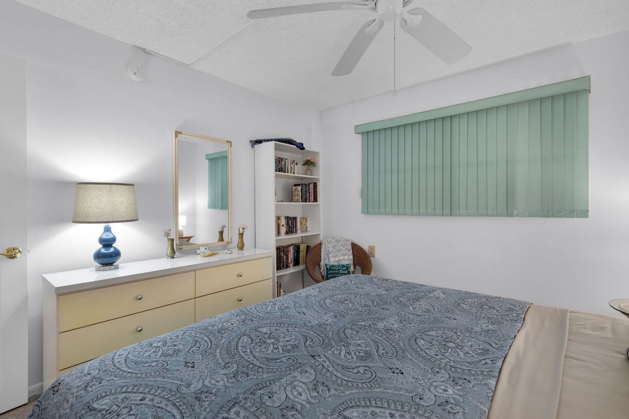 201 E Ocean Drive, Unit 1-211, Key Colony, FL 33051 Photo