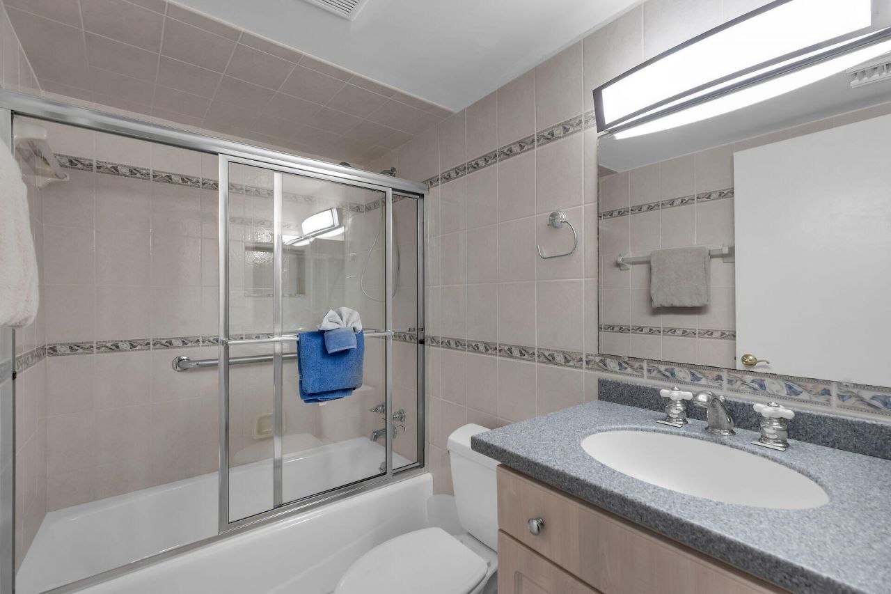 201 E Ocean Drive, Unit 1-211, Key Colony, FL 33051 Photo