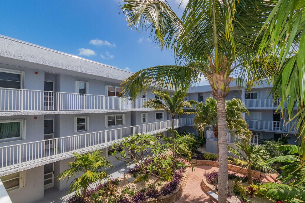 201 E Ocean Drive, Unit 1-211, Key Colony, FL 33051 Photo