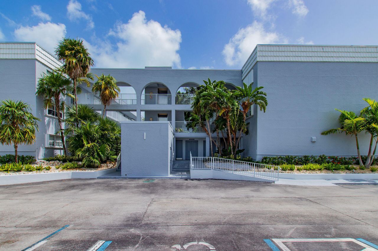 201 E Ocean Drive, Unit 1-211, Key Colony, FL 33051 Photo