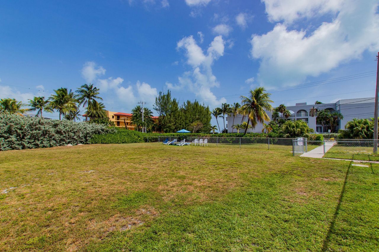 201 E Ocean Drive, Unit 1-211, Key Colony, FL 33051 Photo