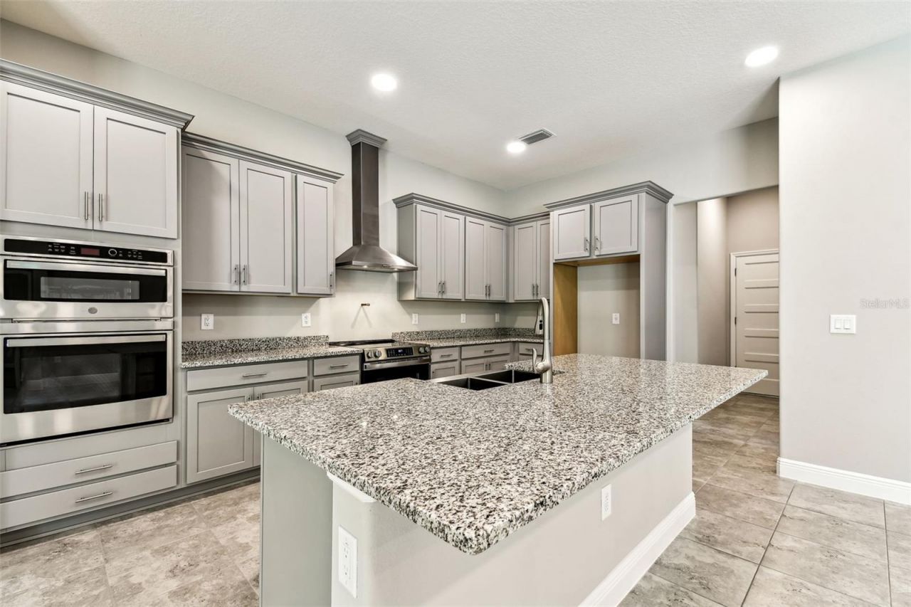 12487 Hooker Road, Weeki Wachee, FL 34614 Photo