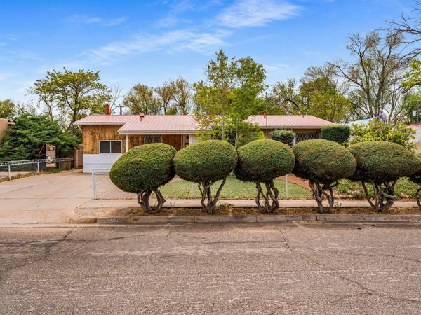 2704 Alamosa Drive, Santa Fe, NM 87505