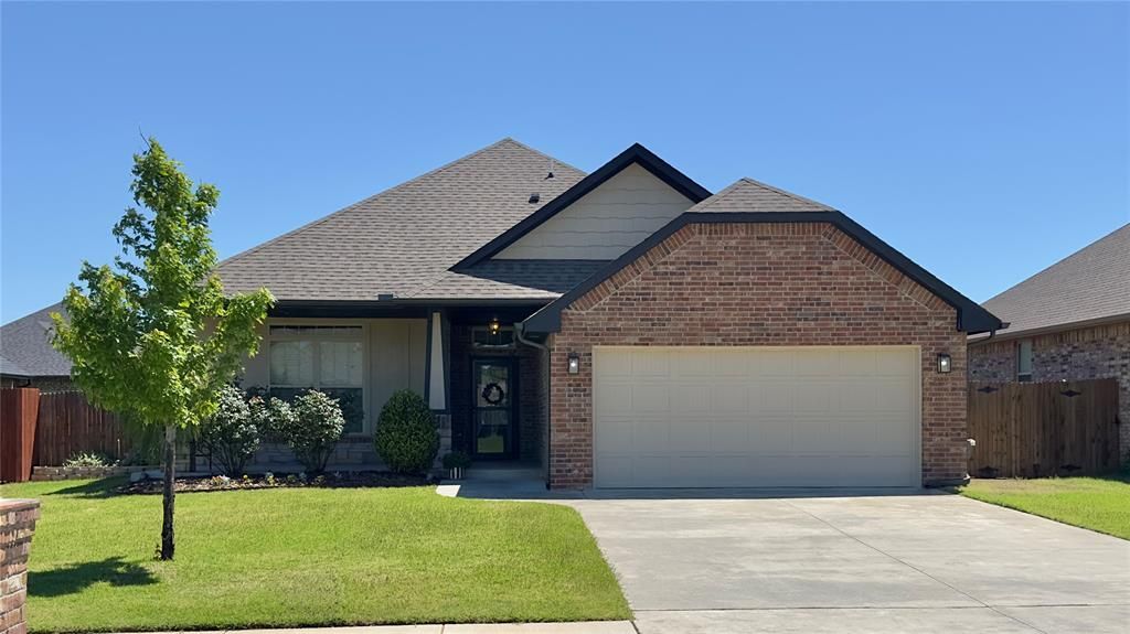 1736 W Trout Way, Mustang, OK 73064 Main Photo