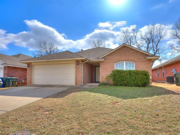 212 Cambridge Drive, Midwest City, OK 73110