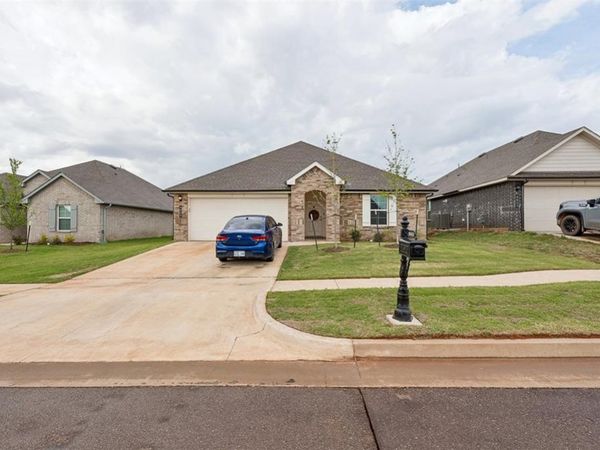 9049 NW 149th Street, Yukon, OK 73099