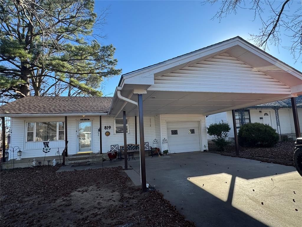 819 Lee Street, Seminole, OK 74868 Main Photo