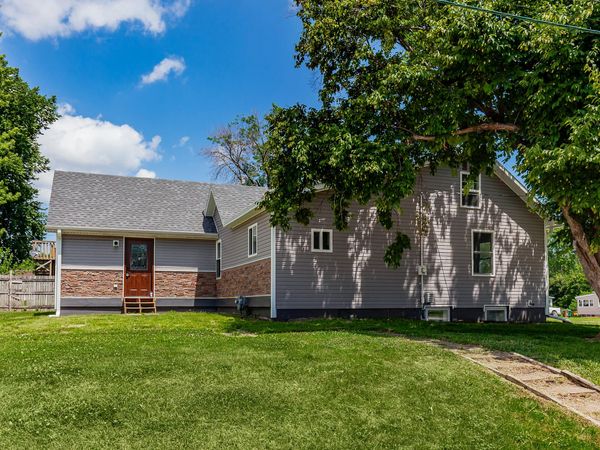 606 1st Avenue S, Altoona, IA 50009