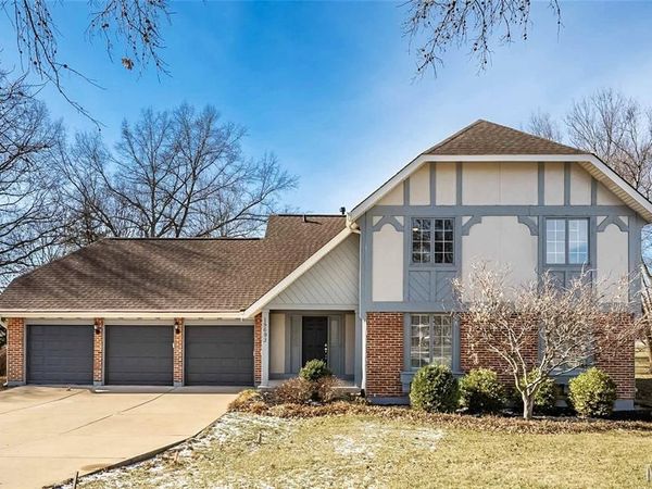 15693 Dresden Lake Court, Chesterfield, MO 63017