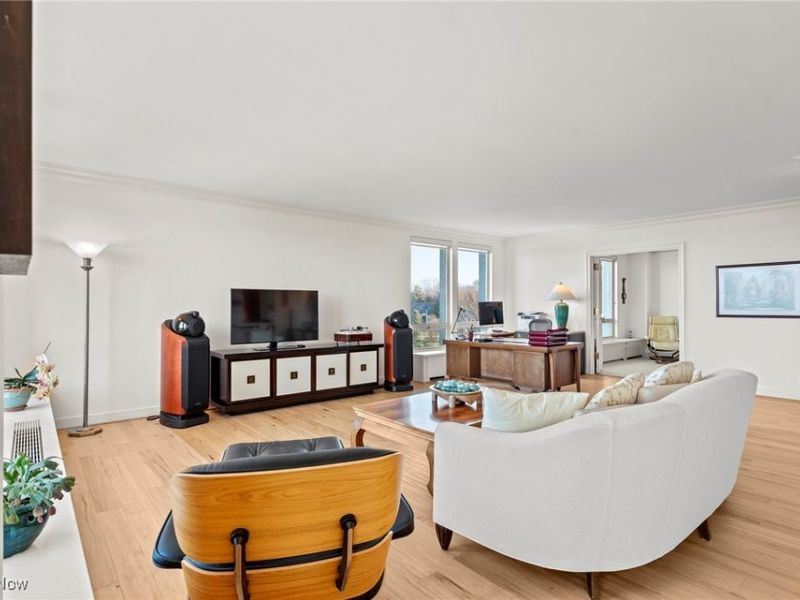 2 Bratenahl Place, Unit 3F, Bratenahl, OH 44108 Photo 10