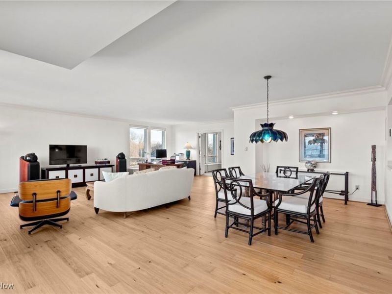 2 Bratenahl Place, Unit 3F, Bratenahl, OH 44108 Photo 12