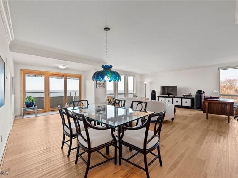 2 Bratenahl Place, Unit 3F, Bratenahl, OH 44108 Photo 14