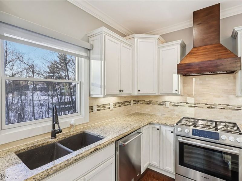 2 Creek Ridge, Rocky River, OH 44116 Photo 13