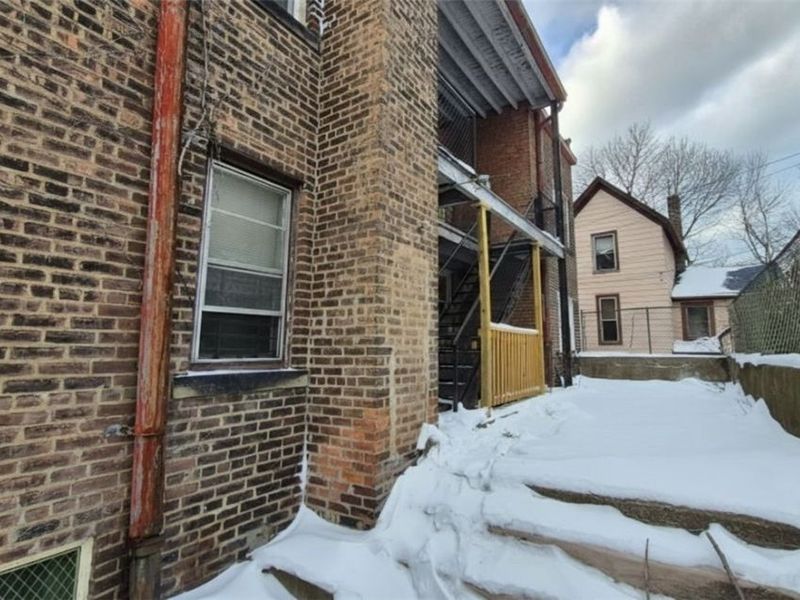 15951 Whitcomb Road, Cleveland, OH 44110 Photo 4